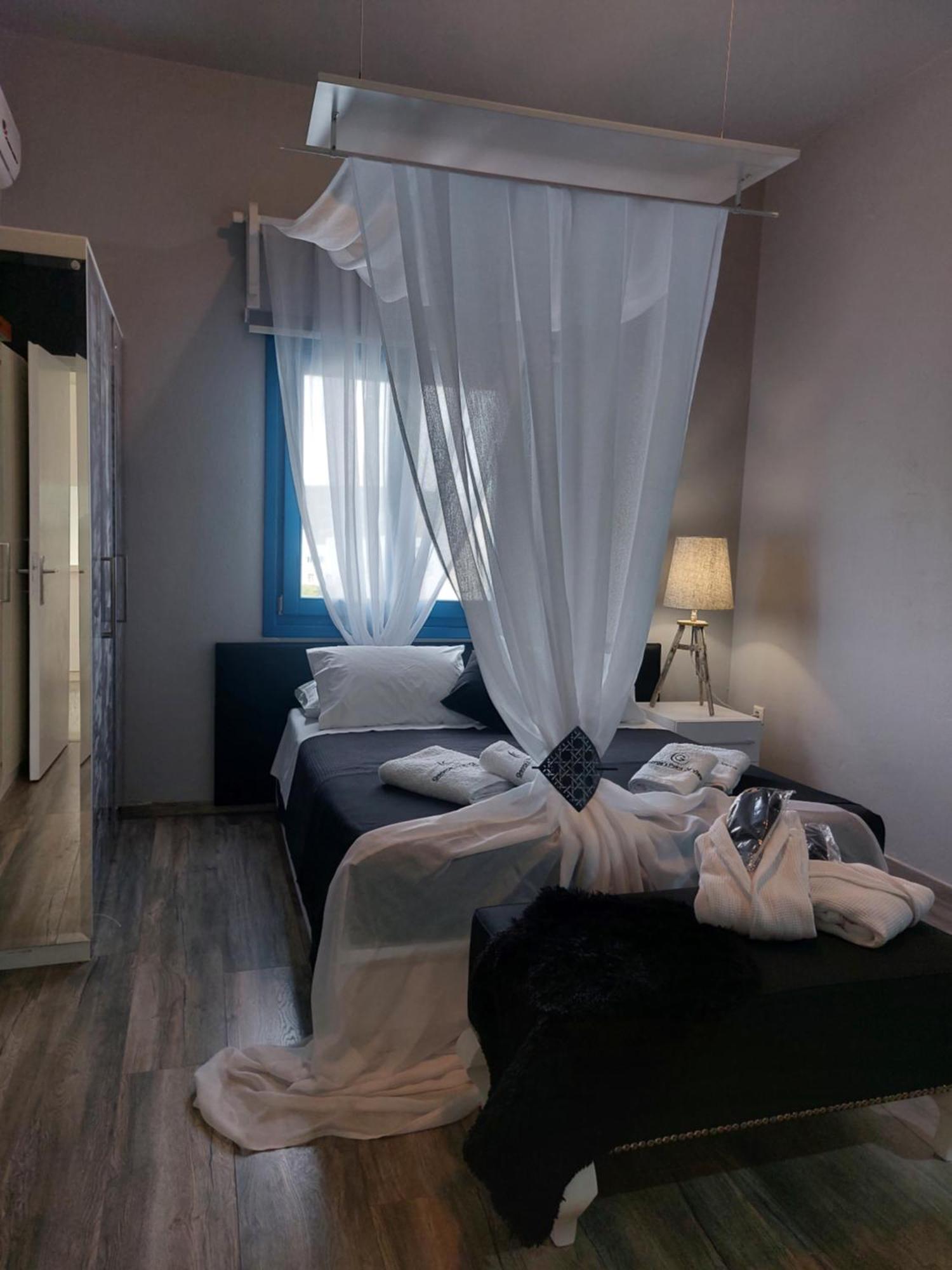 George'S Point Of View Apartment Naousa  Bagian luar foto