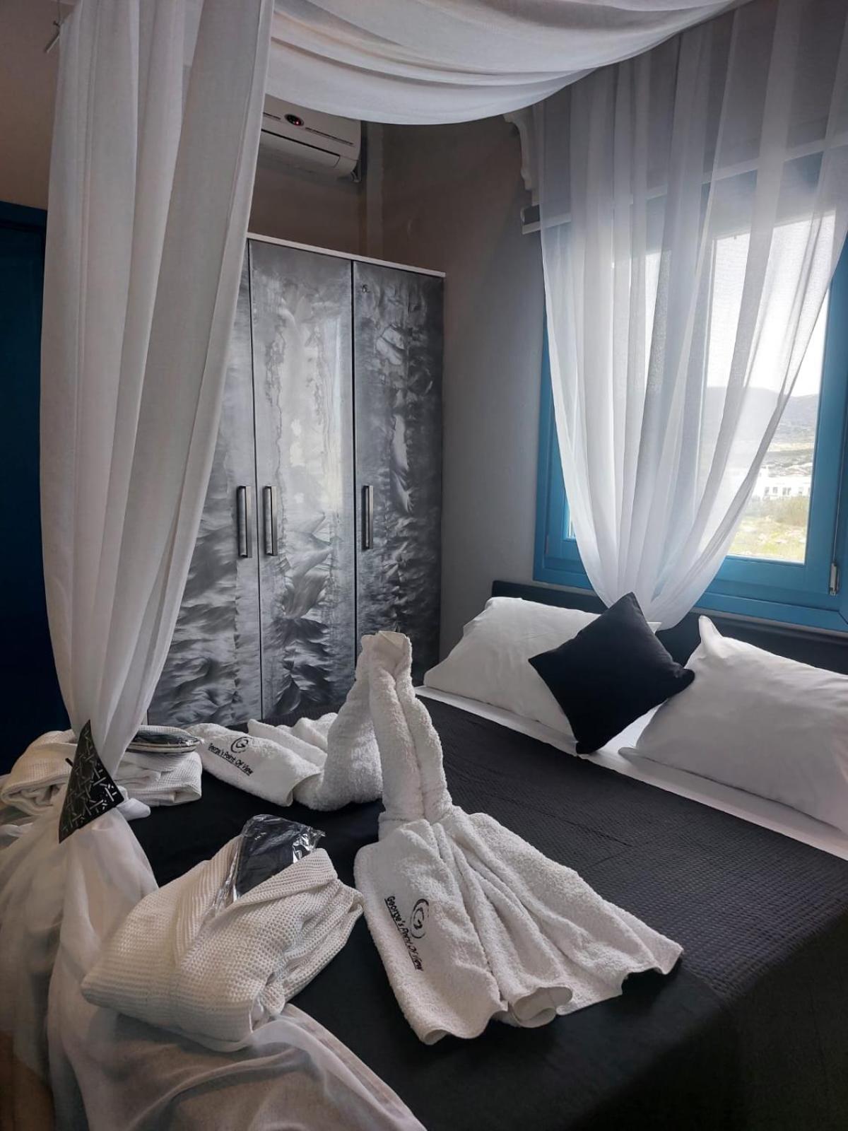 George'S Point Of View Apartment Naousa  Bagian luar foto